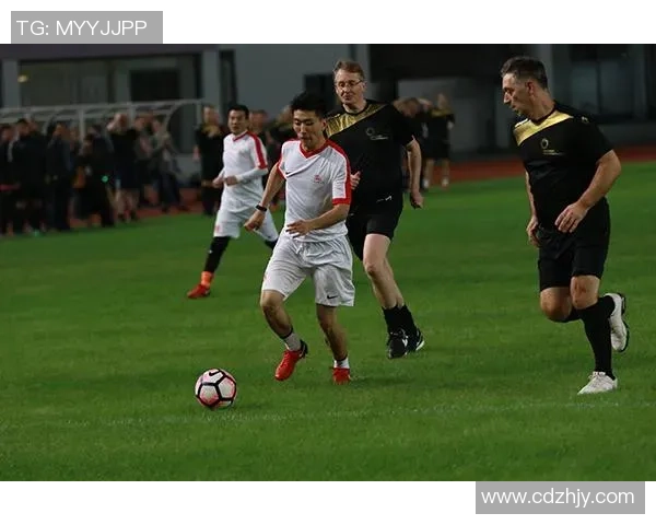 钟婷足球：她如何在绿茵场上书写属于自己的传奇故事