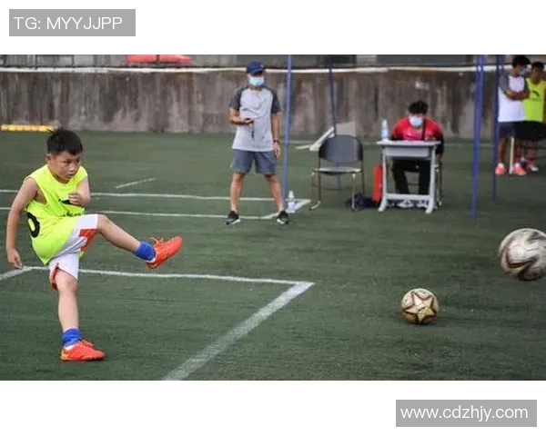 振岩足球:激情与梦想交织的绿茵场上演绎青春的无限可能 振岩足球:激情与梦想交织的绿茵场上演绎青春的无限可能