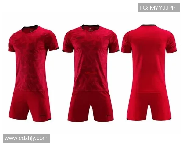 足球服的定义与功能解析及其在比赛中的重要性探讨 足球服的定义与功能解析及其在比赛中的重要性探讨